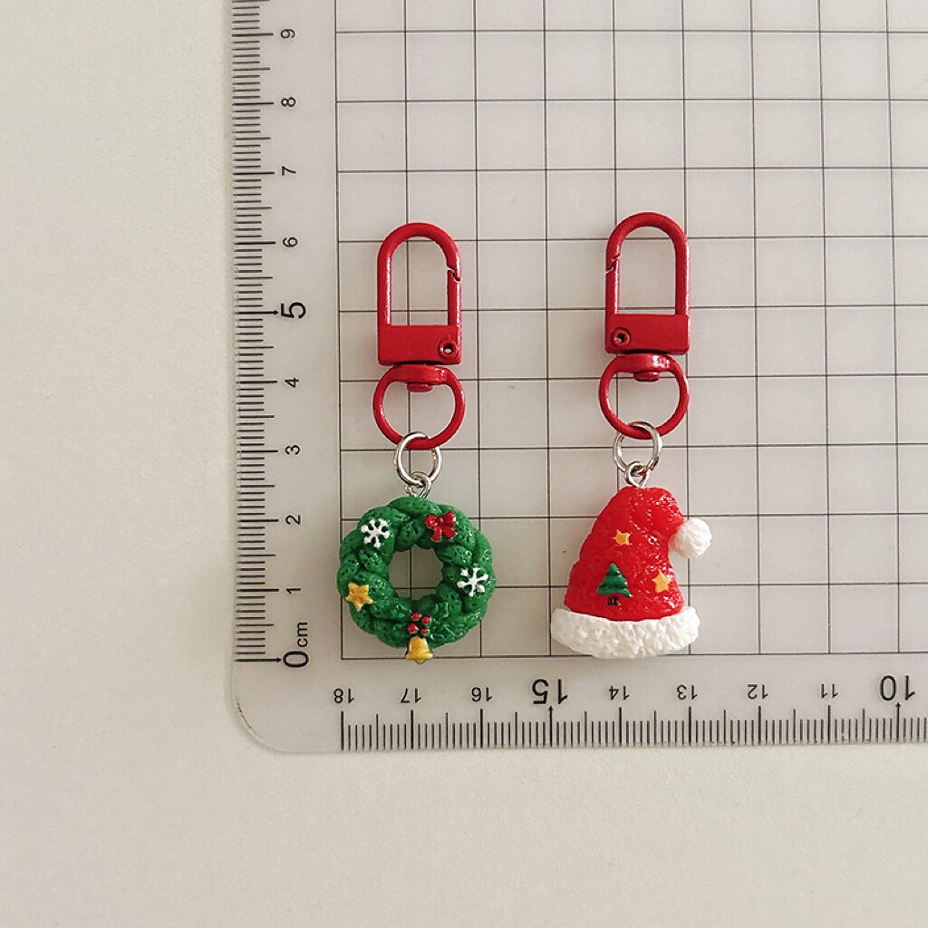 Christmas Resin Keychain Charms Santa Wreath Stocking Tree Gingerbread Holiday Bag Pendant Festive Gift Accessories